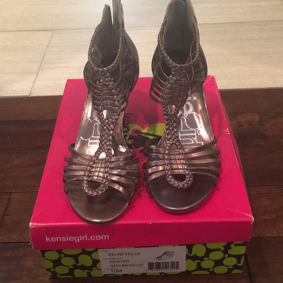 Kensie Girl Shoes - Kensie Girl sz 10 pewter metallic sandals Kensie Girl Shoes - Kensie Girl sz 10 pewter metallic sandals